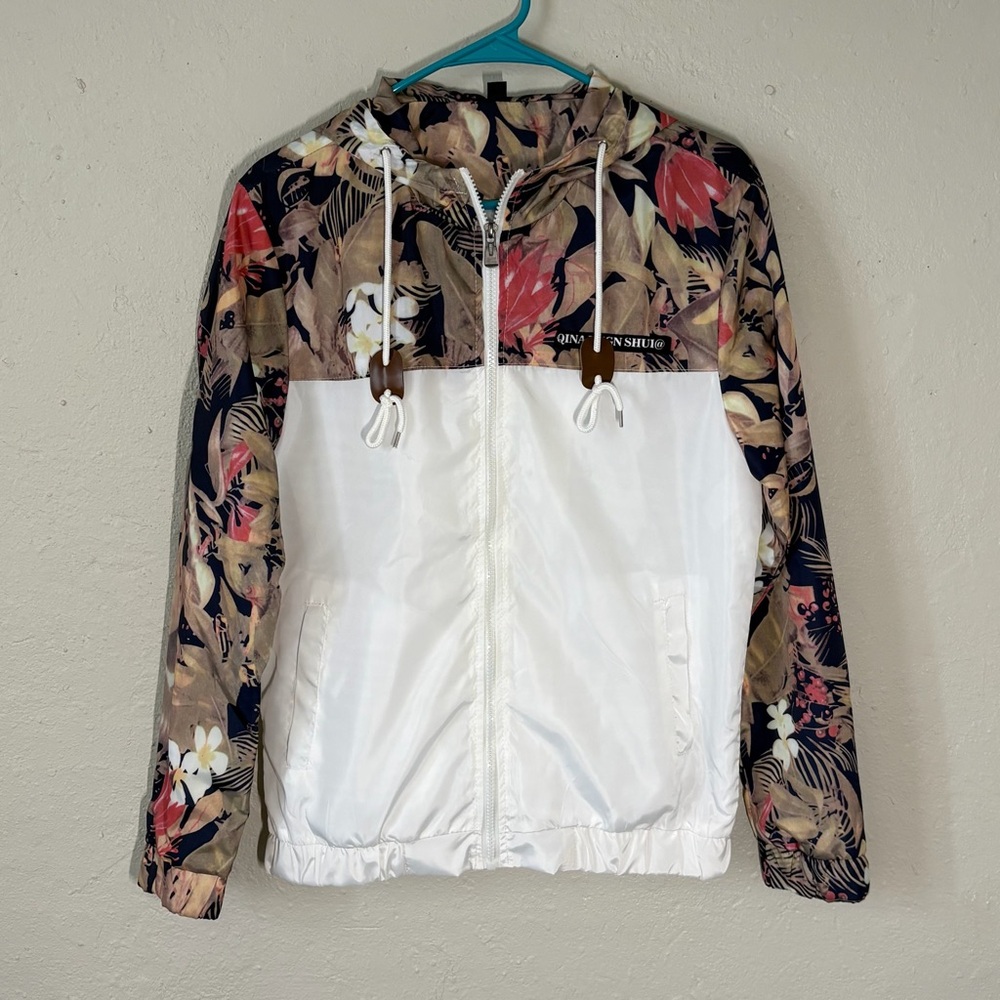 Floral and White‎ Hooded Jacket women’s size large